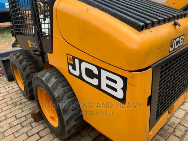 jcb-skid-steer-big-1