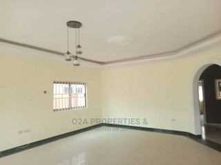 3bdrm House in Baatsona Total for rent