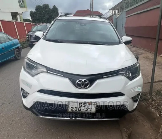 toyota-rav4-xle-awd-25l-4cyl-6a-2017-white-big-0