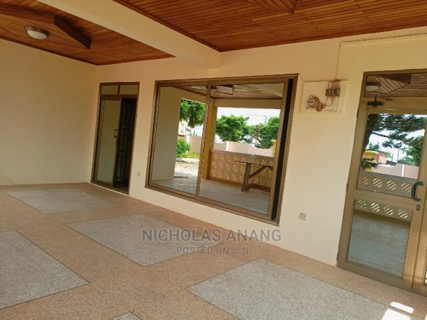 5bdrm-house-in-the-dorns-properties-new-town-for-rent-big-3