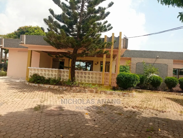 5bdrm-house-in-the-dorns-properties-new-town-for-rent-big-2