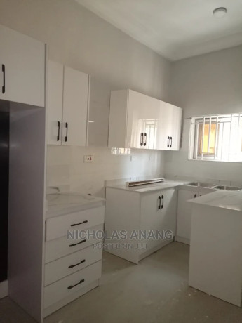 2bdrm-apartment-in-the-dorns-properties-new-town-for-rent-big-0