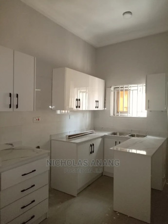 2bdrm-apartment-in-the-dorns-properties-new-town-for-rent-big-3