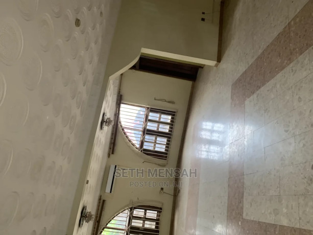 6bdrm-house-in-skm-property-house-achimota-for-sale-big-1