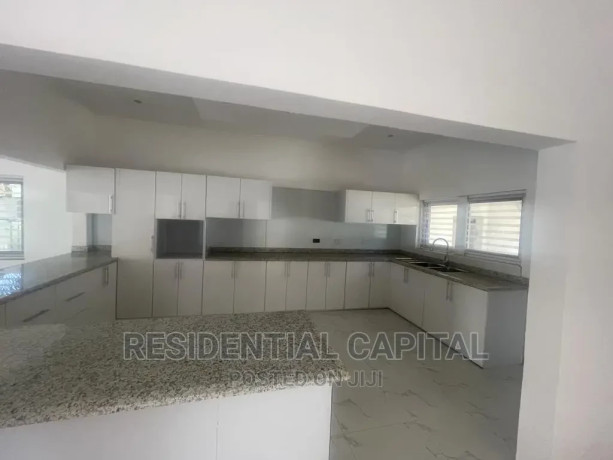 5bdrm-house-in-spintex-coca-cola-for-rent-big-2