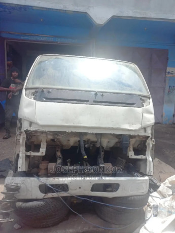 mitsubishi-canter-head-with-headlight-and-grille-big-0