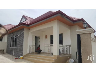 3bdrm House in Pokuase for sale