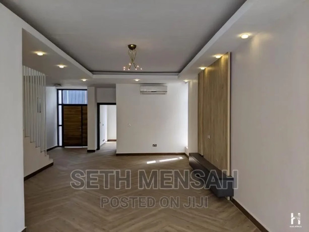 4bdrm-townhouseterrace-in-skm-airport-residential-area-for-sale-big-3