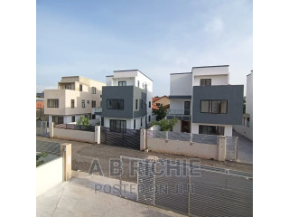 4bdrm Townhouse/Terrace in Haatso for sale