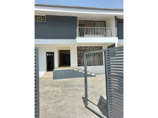 4bdrm Townhouse/Terrace in Cantonments for Sale