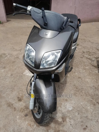 yamaha-2014-gray-big-0