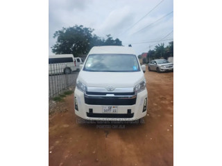 Toyota Hiace Bus 13 Seater for Rental