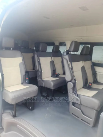 toyota-hiace-bus-13-seater-for-rental-big-2