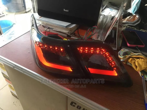 camry-2009-spec-taillights-big-1