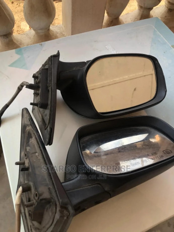 2009-toyota-side-mirror-big-0