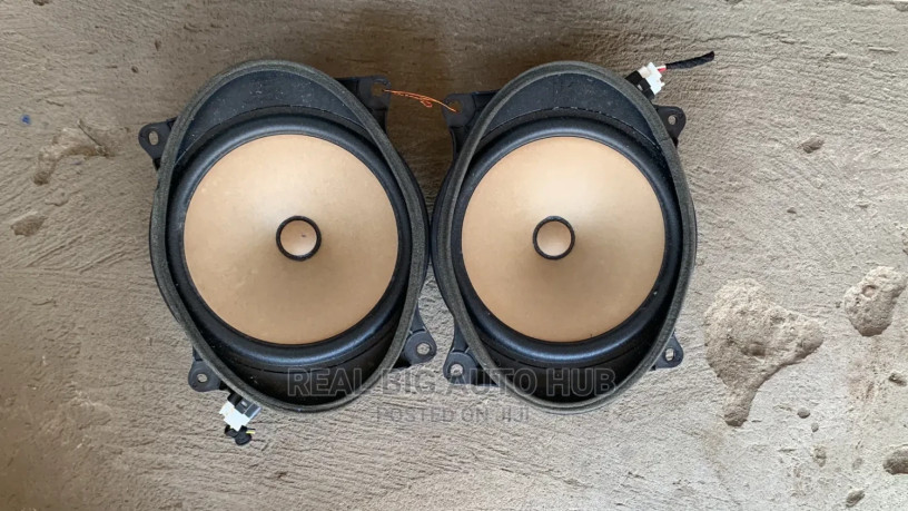 toyota-camry-2014-spider-boot-speakers-big-1