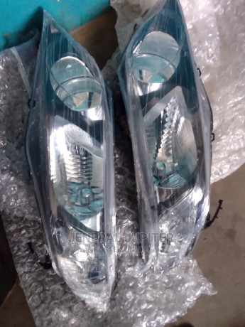 honda-civic-200810-headlight-pair-big-1