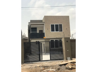 4bdrm House in O2A Properties, Lake Side Estate for Sale