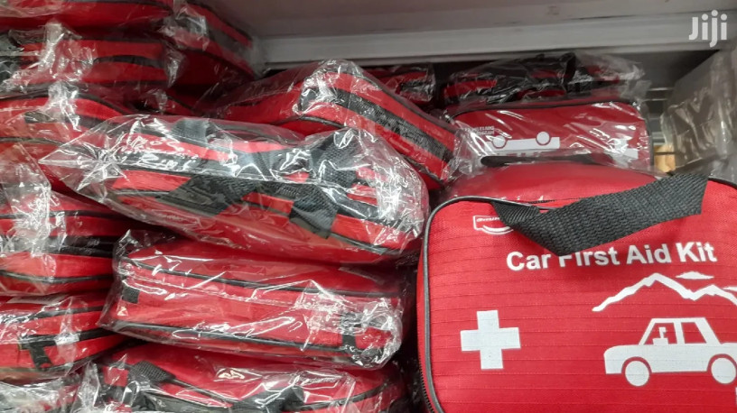 car-first-aid-kit-big-3