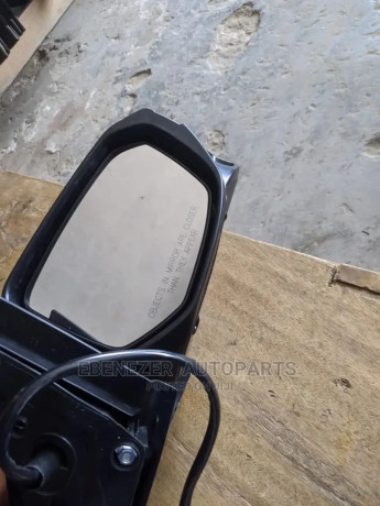 honda-civic-2016-side-mirror-big-0