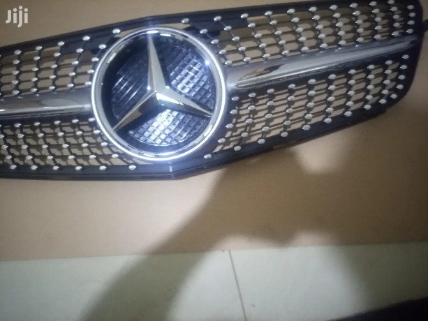 mercedes-benz-w204-front-grill-diamond-big-1