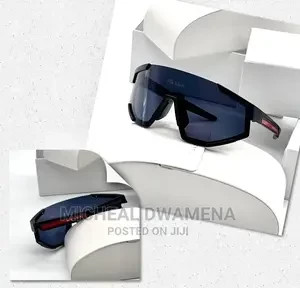 prada-sunglasses-big-1