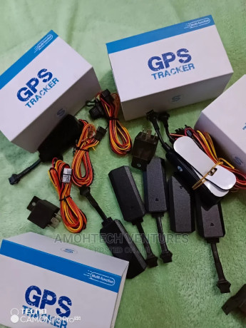 gps-tracker-with-voice-monitoring-functions-ww-big-2