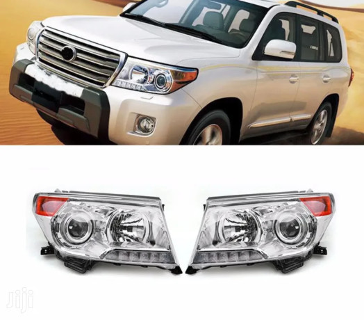 toyota-land-cruiser-headlight-big-0