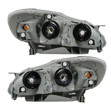 toyota-corolla-2006-headlight-black-big-1