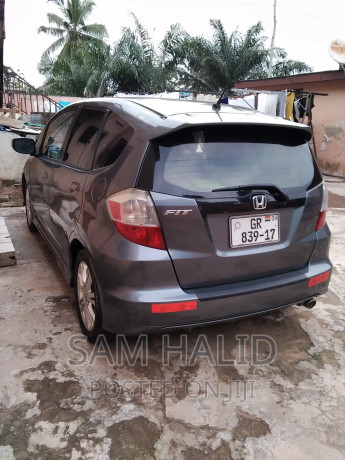 honda-fit-sport-2012-gray-big-4