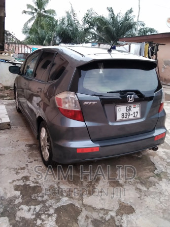 honda-fit-sport-2012-gray-big-3