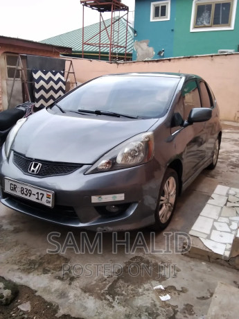 honda-fit-sport-2012-gray-big-0