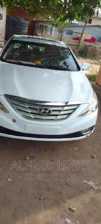 hyundai-sonata-2011-white-big-3