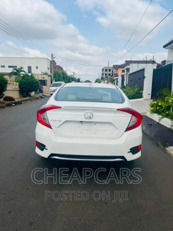 honda-civic-ex-l-2021-white-big-3