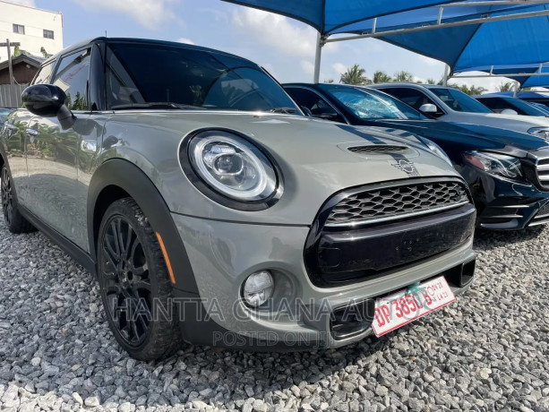 mini-cooper-2020-green-big-0