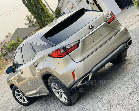 lexus-rx-350-2018-gray-big-3