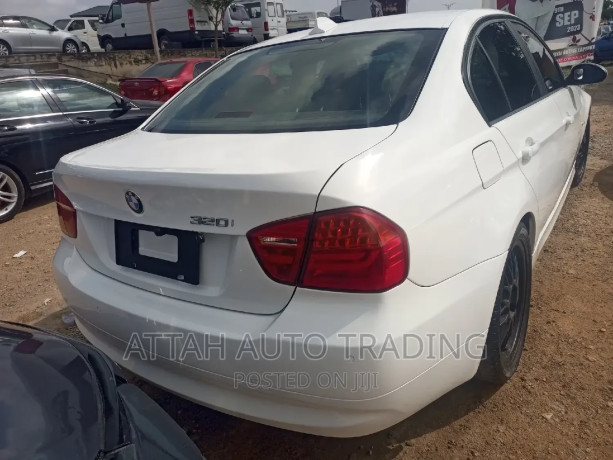 bmw-320i-2005-white-big-4