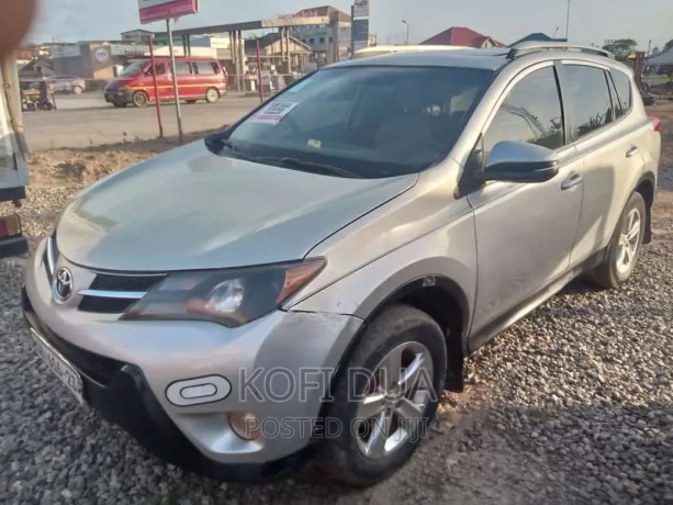 toyota-rav4-2014-silver-big-2