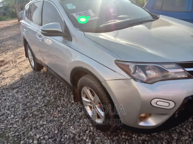 toyota-rav4-2014-silver-big-1