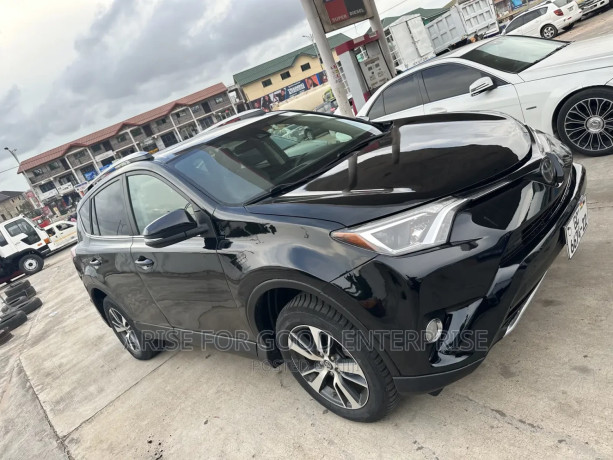 toyota-rav4-xle-awd-25l-4cyl-6a-2017-black-big-2