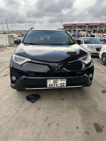 toyota-rav4-xle-awd-25l-4cyl-6a-2017-black-big-3