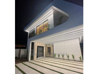 4bdrm Townhouse/Terrace in Achimota, Accra Metropolitan for sale
