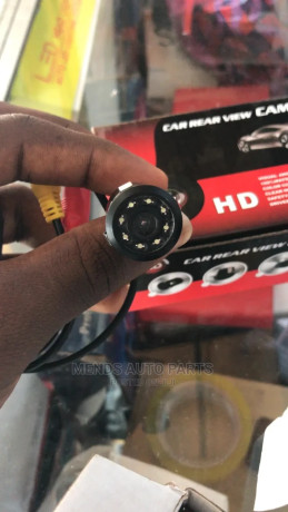 hd-clear-reverse-camera-available-big-1