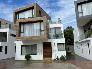 4bdrm Townhouse/Terrace in Skm, US Embassy Area for sale