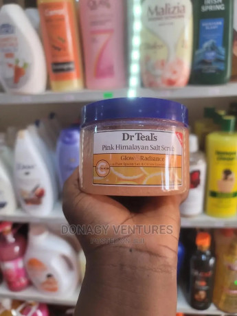 dr-teals-glow-and-radiance-salt-scrub-big-0