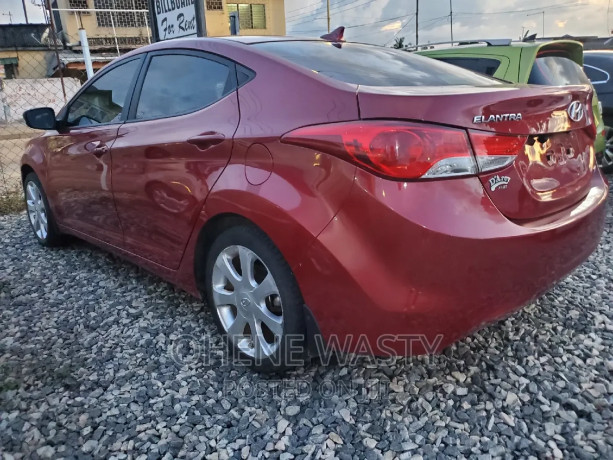 hyundai-elantra-2015-red-big-2