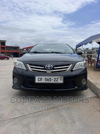 toyota-corolla-s-5-speed-2013-black-big-0