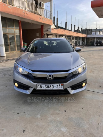 honda-civic-2018-silver-big-1