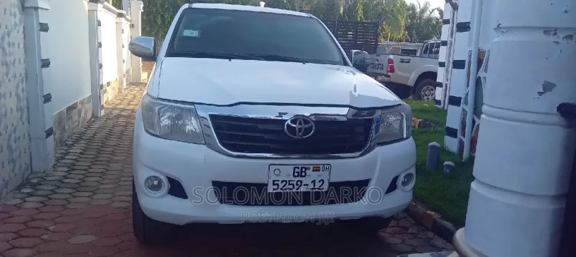 toyota-hilux-25-d-4d-srx-2012-white-big-0