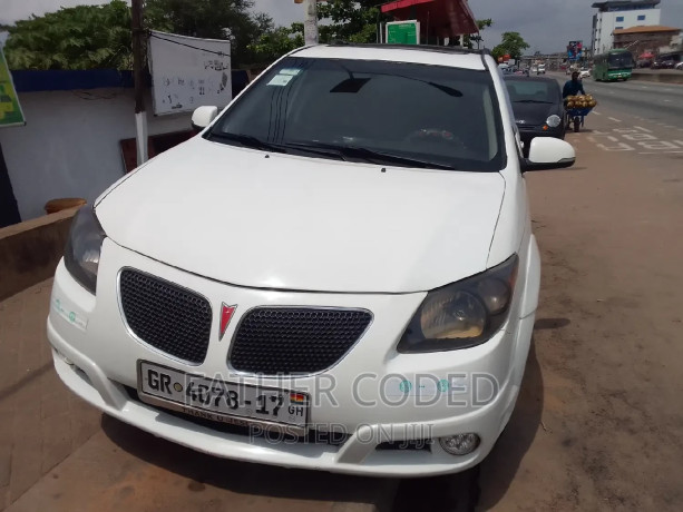 pontiac-vibe-2006-white-big-0